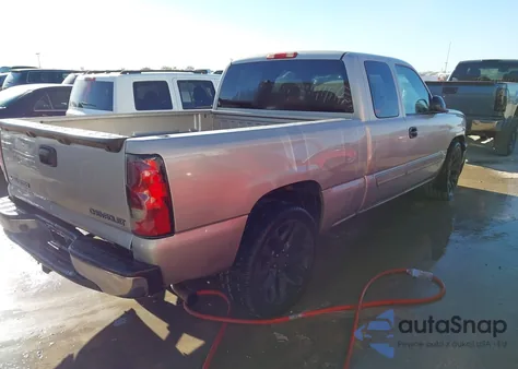 2004 Chevrolet Silverado 1500 Ls z USA, uszkodzony, nr VIN 2GCEC19V541238647